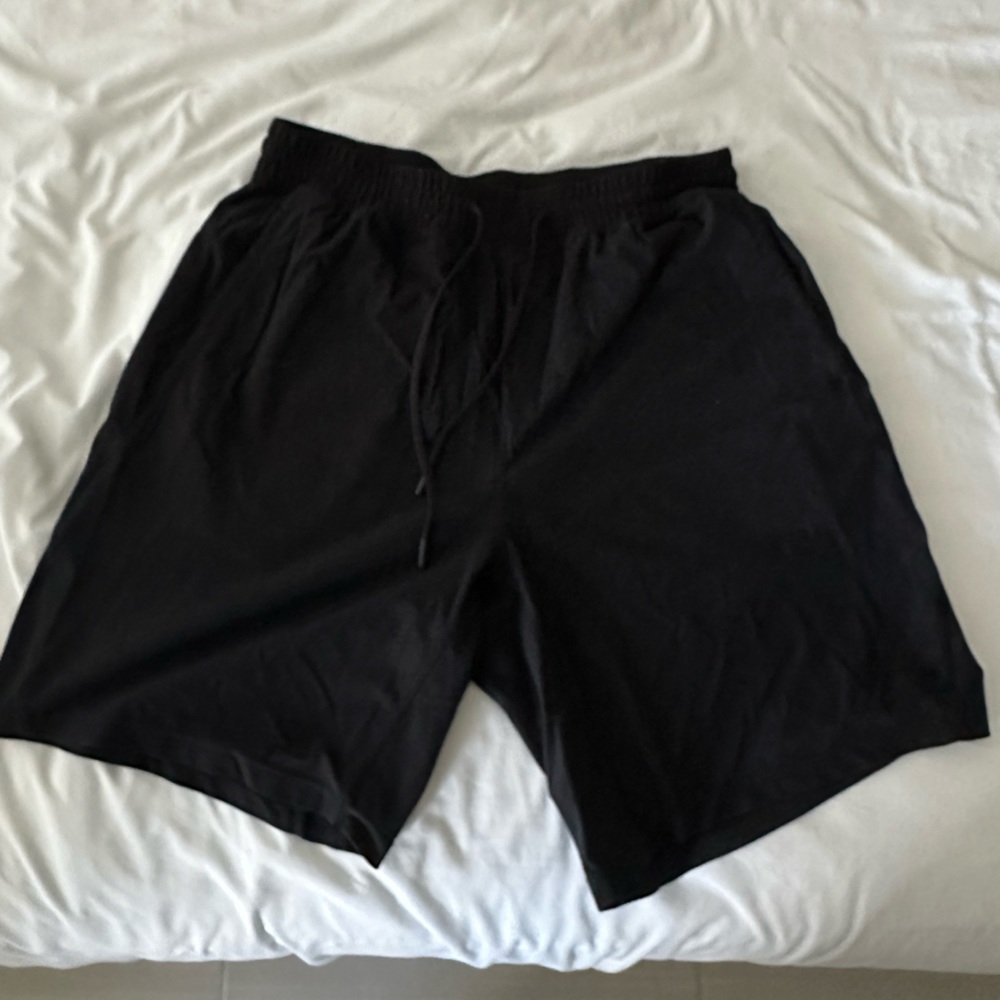 Men’s Large LuluLemon black shorts